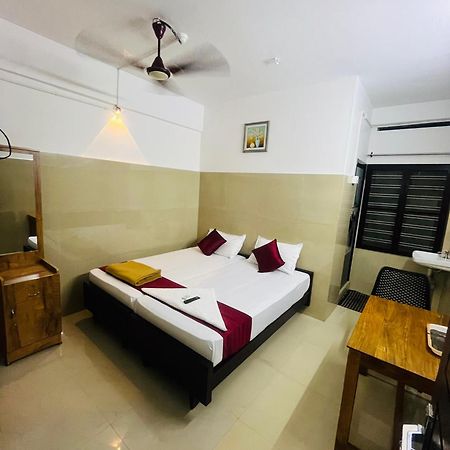 Priya Lodge Kozhikode Exterior foto